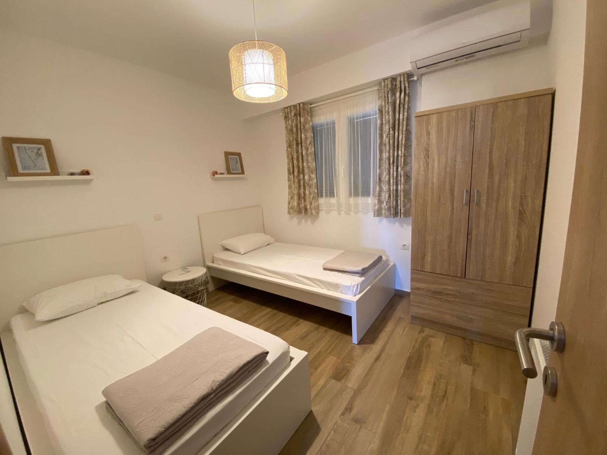 Laoura Corfu (city)